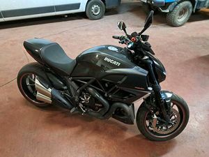 DUCATI DIAVEL CARBON