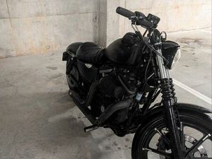 HARLEY DAVIDSON IRON 883