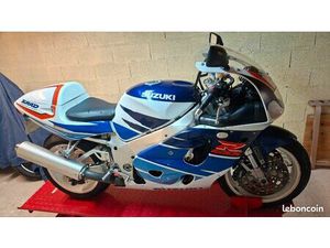 SUZUKI GSXR 750 SRAD