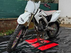 HONDA CRF 250 – 2009 – GROS FRAIS RÉCENTS