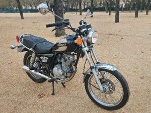 SUZUKI GN125 2001
