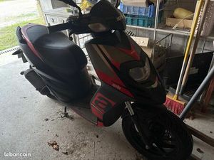 SCOOTER APRILIA À VENDRE