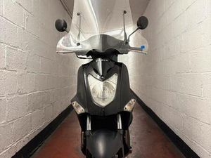 ② KYMCO AGILITY CLASSE A - 5.000 KM - COMME NEUF (SANS PERMIS)