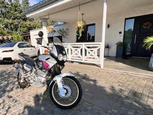 HONDA AFRICA TWIN 750 RD07