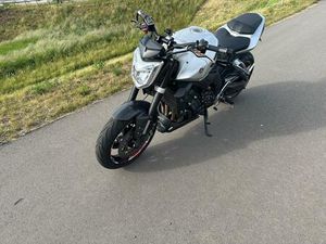 YAMAHA RN16 FZ1
