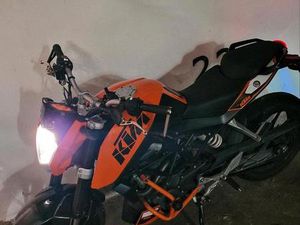 KTM DUKE 125ER ARROW AUSPUFF HIGHENDSPIEGEL