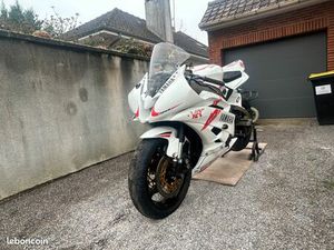 YAMAHA R6 DE PISTE