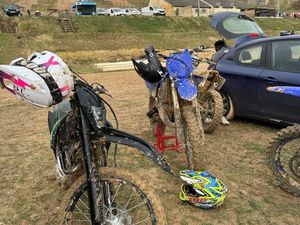 DIRT 300 CC VERS NOIR