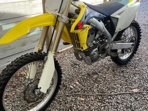 ② SUZUKI RMZ 450