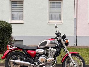 TRIUMPH THUNDERBIRD 900 IN CLASSIC DESIGN TOP GEPFLEGT