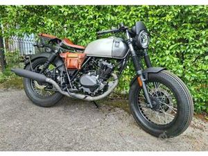 CAFFE&APOS; RACER RAYBURN 125 CC BRIXTON