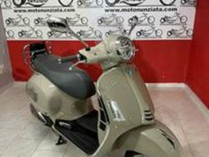 PIAGGIO VESPA 300 GTS HPE