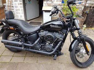 HARLEY DAVIDSON SOFTAIL STREET BOB