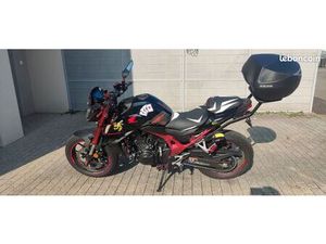 VENDS HONDA 750 HORNET 2023. FULL