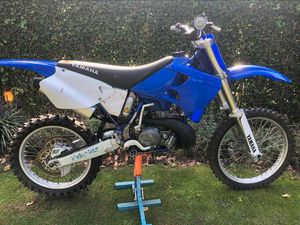 ② YAMAHA YZ 250 2001