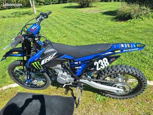 DIRT ERZ 250 CRZ PRO 2025