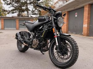 HUSQVARNA SVARTPILEN 125