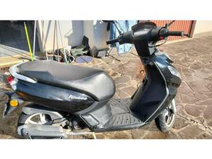 VENDO PEUGEOT KISBEE 50 (2010 - 18) USATA A VALDAGNO (CODICE 9904224) - MOTO.IT