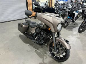 2019 INDIAN MOTORCYCLE® CHIEFTAIN DARK HORSE® BRONZE SMOKE