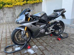 TRIUMPH DAYTONA 675