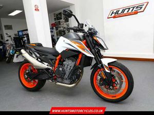 2020, '70 KTM 890 DUKE R. 1 OWNER. JUST 5,873 MILES. QUICKSHIFTER. £5,995