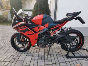 390 MIT VIELEN EXTRAS