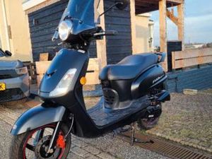 SCOOTER SIM FIDDLE 2 45 KM/H — SCOOTERS | SYM — MARKTPLAATS