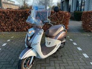 SYM MIO 50 SCOOTER (BLAUW KENTEKEN) — SCOOTERS | SYM — MARKTPLAATS