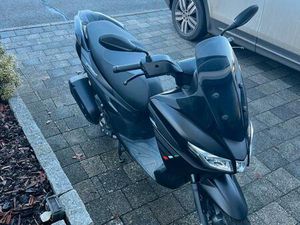 APRILIA SXR 50 ROLLER - SPORTLICHES DESIGN