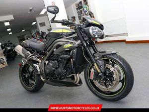2019, '19 TRIUMPH SPEED TRIPLE 1050 RS. ONLY 6,365 MILES. ARROW PIPES. £9,995