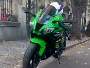 KAWASAKI ZXR