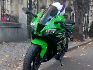 KAWASAKI ZXR →
