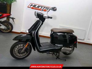 2021 '21 LAMBRETTA V200 SPECIAL ABS SCOOTER. ONLY 1,971 MILES. £2,495