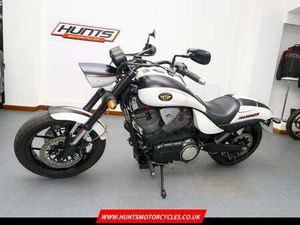 2011 '11 VICTORY HAMMER S. ONE OWNER. STUNNING BIKE. £8,495