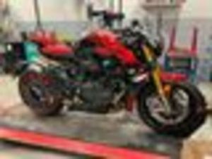 MAMBA VARASTOSSA SUPERHINTAAN!