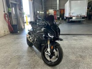 BMW S * 1000R AKRAPOVIC* CARFAX * БЕЗ ПЪРВОНАЧАЛНА ВНОСК