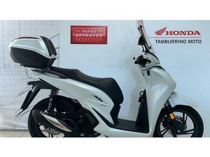 VENDO HONDA SH 150I (2024 - 25) USATA A PARETE (CODICE 9904015) - MOTO.IT
