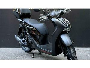VENDO HONDA SH 150I SPORT (2024 - 25) USATA A MILANO (CODICE 9903998) - MOTO.IT