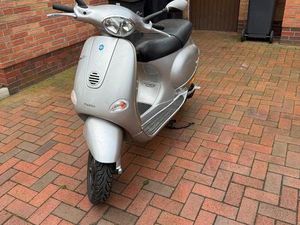 VESPA ROLLER 125 CCM NEUE BATTERIE TÜV NEU