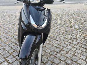 HONDA SH 300 CC C/MALA BRAGA (MAXIMINOS, SÉ E CIVIDADE)