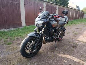 KAWASAKI Z650 | BJ 2021 | 9.920 KM | AKRAPOVIC | TÜV NEU | GARAGE