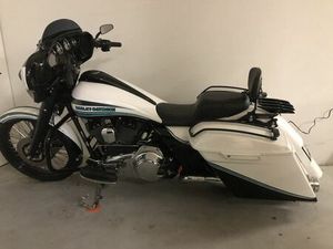 HARLEY DAVIDSON FLHXS STREET GILDE “BAGGER”