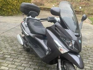 SKUTER PIAGGIO XEVO 250 CM, 2008 R. 28.000,00 KM STAN BARDZO DOBRY MIERZESZYN