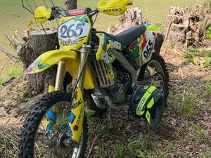 SUZUKI RMZ 250 MOTORCROSS