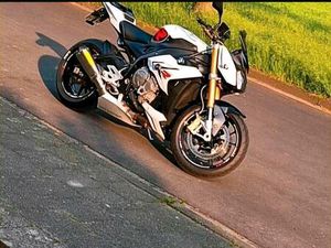 BMW S1000R