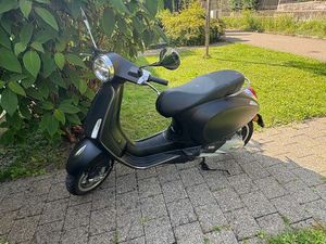 SCHWARZE VESPA PRIMAVERA S 125