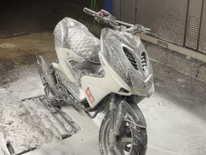 YAMAHA AEROX MIT TUNING - VIELE NEUTEILE