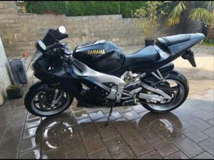 YAMAHA R1 04 ANGEBOT