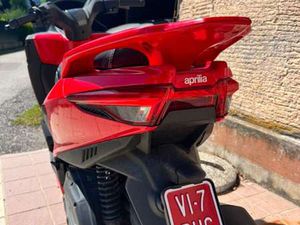 APRILIA SXR FAST NEUWERTIG, TOP ZUSTAND