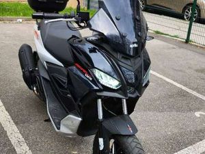 APRILIA SR GT 125